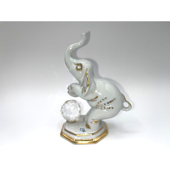 Vintage Capodimonte Elephant Balancing on Swarovski Crystal Ball Gold White Cute - Picture 6 of 16
